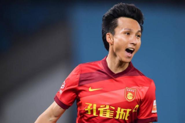 尹鸿博进球后不忘求助：希望能够尽快解决球队困难